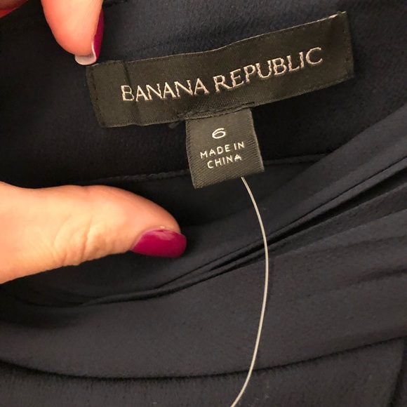 NWT Banana Republic navy satin mini skirt, size 6 - Picture 2 of 4